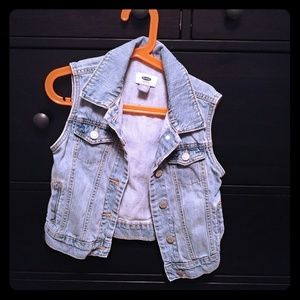 Super cute jean vest from old navy!